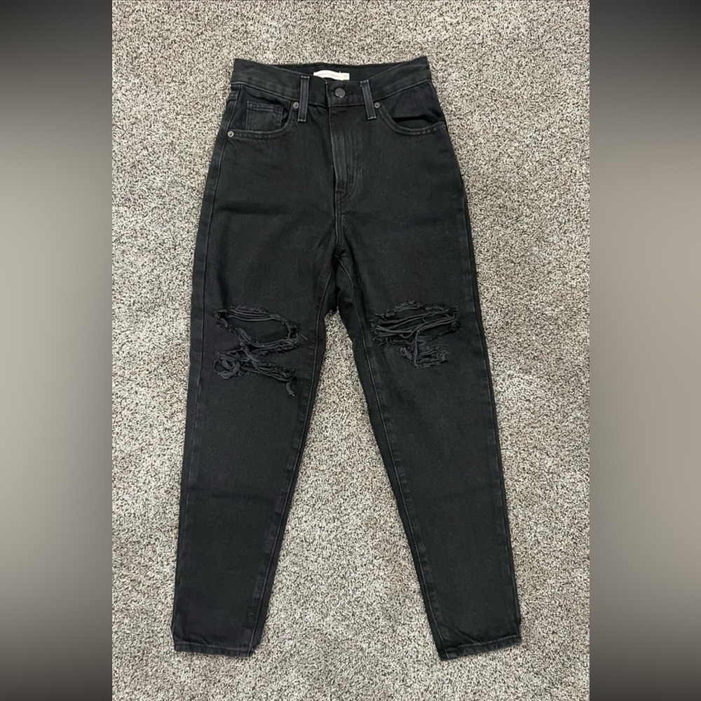 Women's Black Distressed Levi Mom Jeans